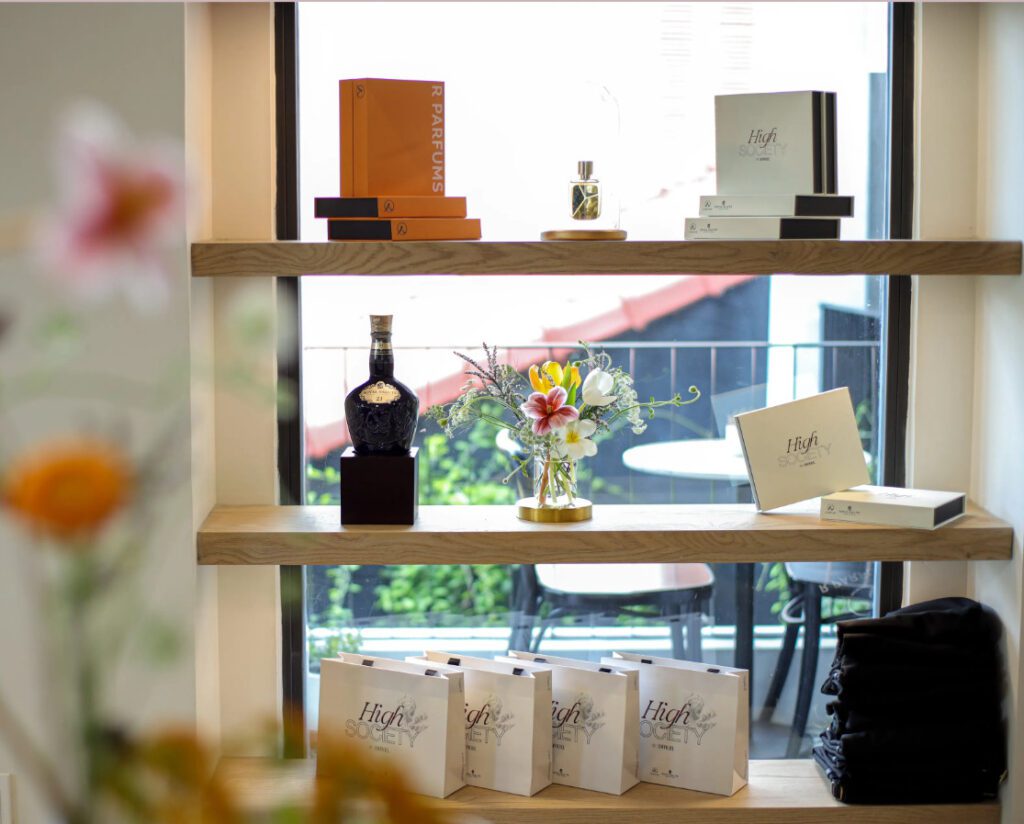 A Batch of Tasting Note by R Parfums