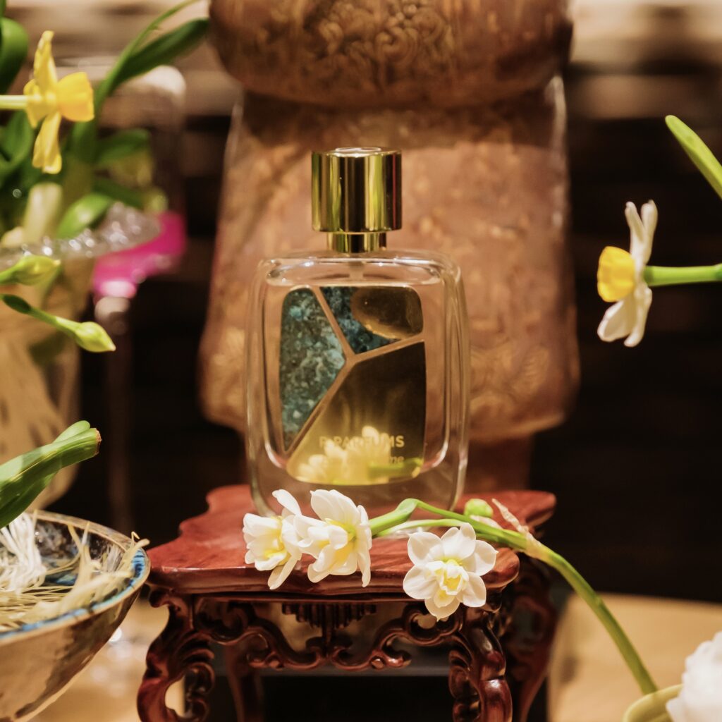 eau de hajime hoa thuỷ tiên