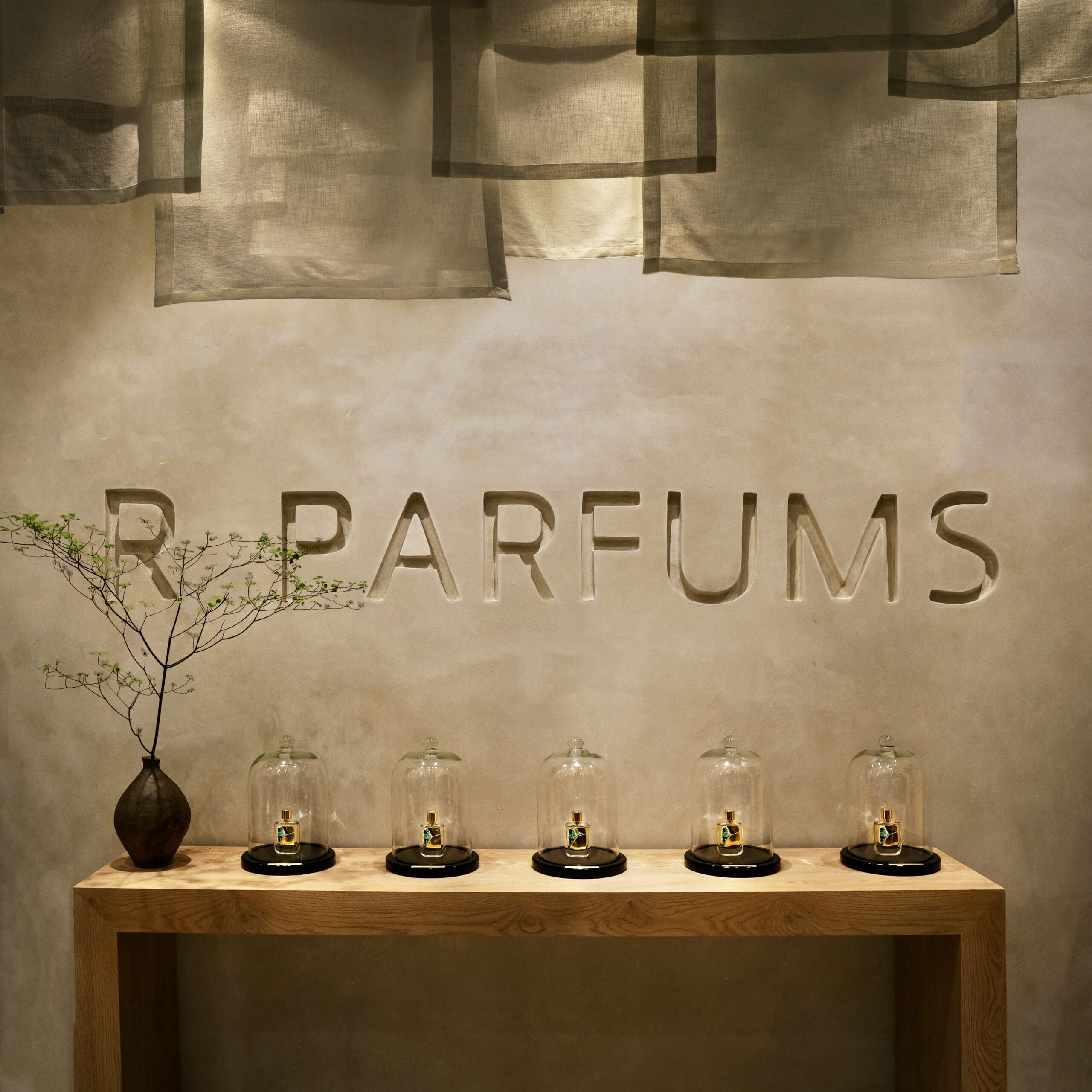 Showroom R Parfums 34 Nguyễn Duy Hiệu - R Parfums R Parfums