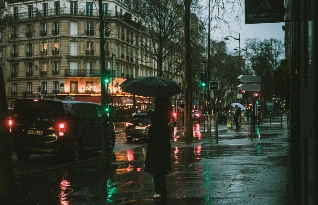 hunter-so-dMxi8ipBWk0-unsplash - R Parfums mưa pluviophile R Parfums