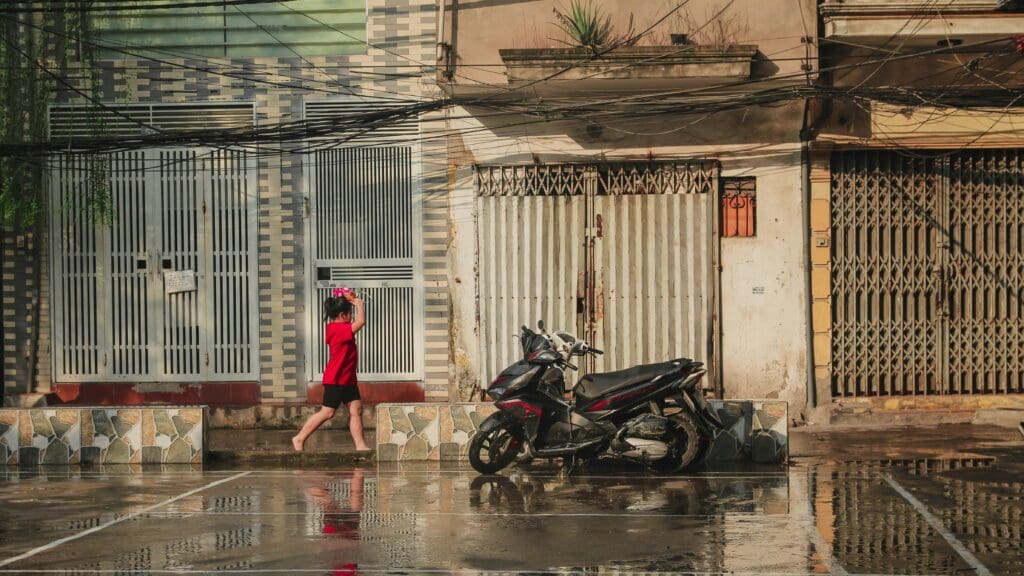 huyen-pham-ogkm1aKeGEM-unsplash - R Parfums cơn mưa pluviophile R Parfums