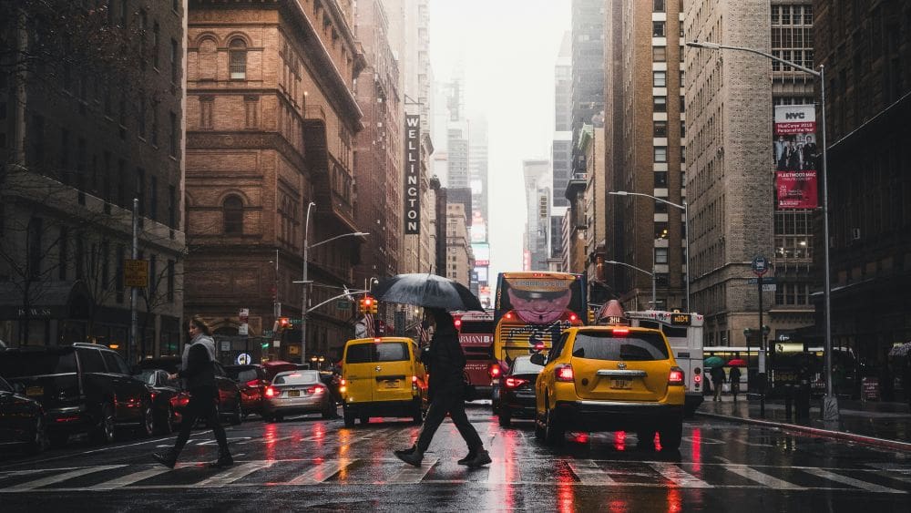 luke-stackpoole-FA8HEWO9Vd8-unsplash - R Parfums cơn mưa pluviophile R Parfums